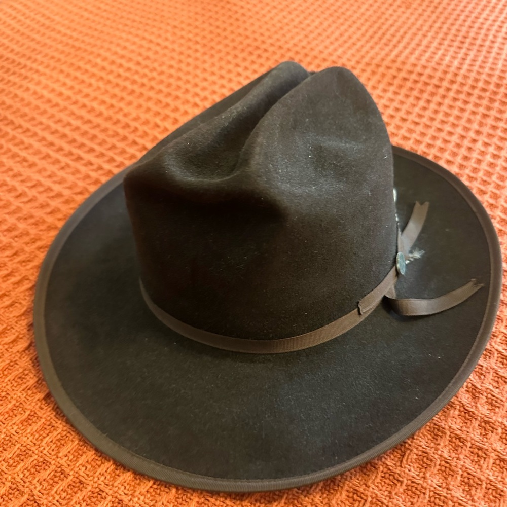 Maverick of Fort Worth - sz 6 7/8 brown w custom feather.